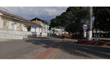 VENDO CASA ESQUINA CORINTO BARRIO CENTRO