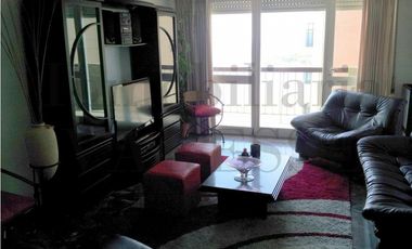 Departamento de 4 amb con cochera. Excelente vista al mar. Zona Varese