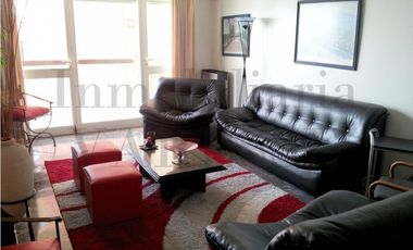 Departamento de 4 amb con cochera. Excelente vista al mar. Zona Varese