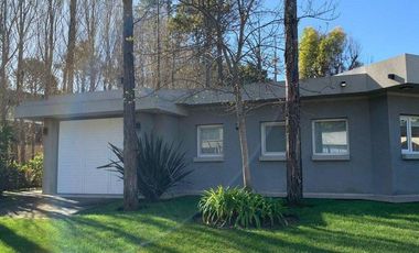 CASA PINAMAR NORTE CON PISCINA CLIMATIZADA