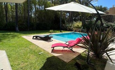 CASA PINAMAR NORTE CON PISCINA CLIMATIZADA