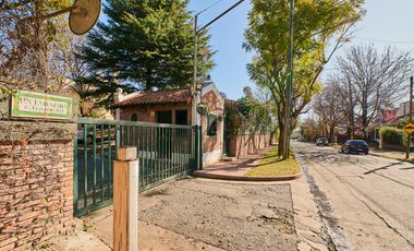 Venta- Casa de una planta Barrio Cerrado La Embajada - Carlos Tejedor 1000