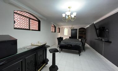 COSTA DE ORO, Casa en VENTA con 2 recamaras en PLANTA BAJA, ALBERCA, salon de eventos, cuarto de servicio