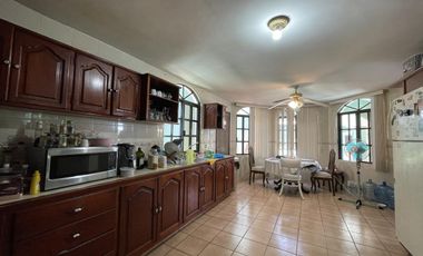 COSTA DE ORO, Casa en VENTA con 2 recamaras en PLANTA BAJA, ALBERCA, salon de eventos, cuarto de servicio