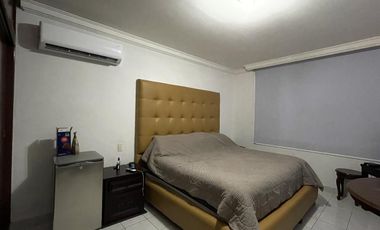 COSTA DE ORO, Casa en VENTA con 2 recamaras en PLANTA BAJA, ALBERCA, salon de eventos, cuarto de servicio