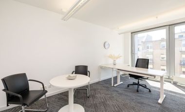 Unlimited office access in Regus Pakuwon Centre