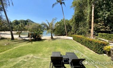 Stunning Beachfront Villa with 3 Bedrooms