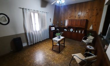 Casa de 2 dormitorios en Bolivar 345