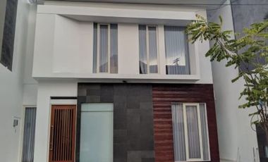Dijual Rumah 2 Lantai di Jl. Manyar tirtoasri, Sukolilo Surabaya