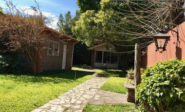 Chalet ubicado en inmejorable barrio a 300 metros de la estación.