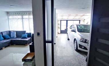 casa en venta en villa luz. Cod V6967801