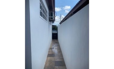 VENDO CASA EN BRISAS DEL GOLF