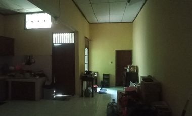 Rumah 5 Kamar Tidur Hadap Timur dekat Pintu Tol Bekasi Barat 1 J-35120