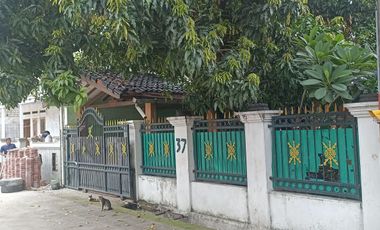 Rumah 5 Kamar Tidur Hadap Timur dekat Pintu Tol Bekasi Barat 1 J-35120