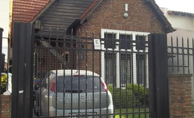 ESPECTACULAR CHALET CON COCHERA