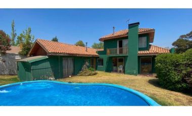 Se Vende Casa De 4D3B En San Carlos De Apoquindo, Las Condes