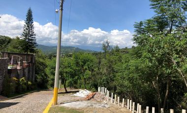 Terreno en venta. Ixtapan de la Sal, Edo. Mex.