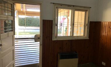 Casa en venta en Ezpeleta Este