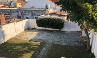Casa en venta en Ezpeleta Este