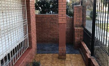 Casa en venta en Ezpeleta Este