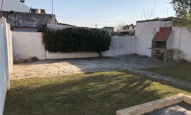 Casa en venta en Ezpeleta Este