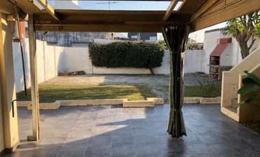 Casa en venta en Ezpeleta Este
