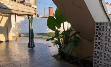 Casa en venta en Ezpeleta Este