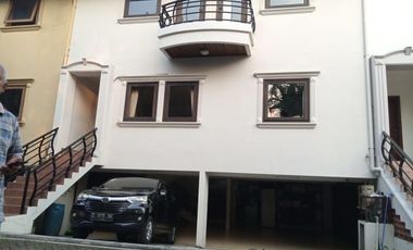 For Rent 3BR Cozy Townhouse at Kemang