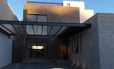 CASA EN VENTA EN RANCHO SANTA MONICA AGUASCALIENTES JUNTO A CAMPO DE GOLF
