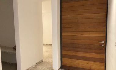 CASA EN VENTA EN RANCHO SANTA MONICA AGUASCALIENTES JUNTO A CAMPO DE GOLF