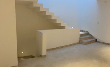 CASA EN VENTA EN RANCHO SANTA MONICA AGUASCALIENTES JUNTO A CAMPO DE GOLF
