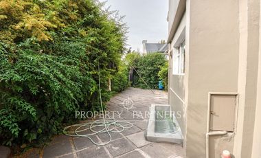 Casa en venta, calle Alberto Risopatron, Pedro de Valdivia Norte.