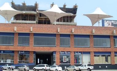 LOCAL EN EN RENTA, PLAZA RIO I ARLETTE FLORES
