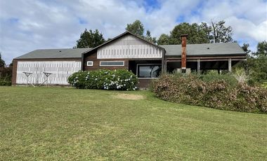 Casa en venta de 4 dorm. en Puyehue