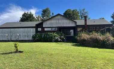 Casa en venta de 4 dorm. en Puyehue