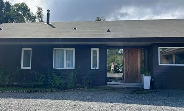 Casa en venta de 4 dorm. en Puyehue