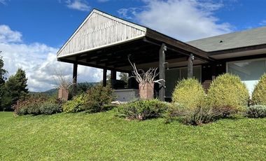 Casa en venta de 4 dorm. en Puyehue