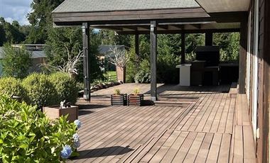 Casa en venta de 4 dorm. en Puyehue