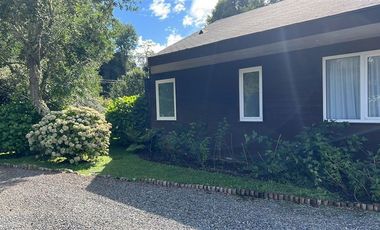 Casa en venta de 4 dorm. en Puyehue