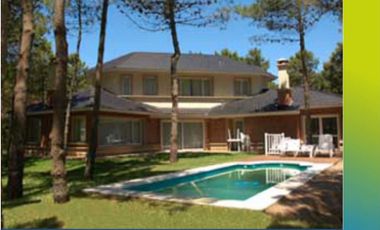 Casa Zona Norte Pinamar con piscina climatizada
