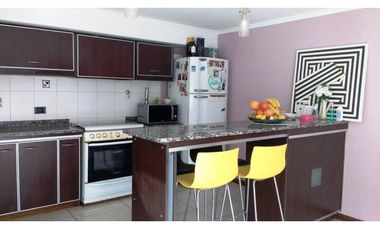 Chalet 4 ambientes. Excelente estado. Zona Villa Primera