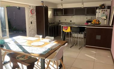 Chalet 4 ambientes. Excelente estado. Zona Villa Primera