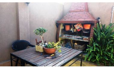 Chalet 4 ambientes. Excelente estado. Zona Villa Primera