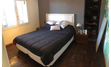 Chalet 4 ambientes. Excelente estado. Zona Villa Primera
