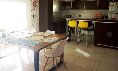 Chalet 4 ambientes. Excelente estado. Zona Villa Primera