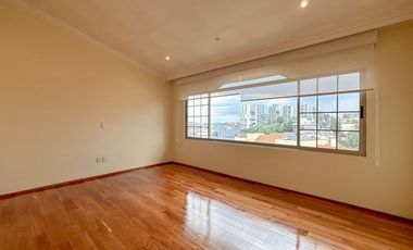 Casa en Interlomas – 4 recámaras con vestidor y baño