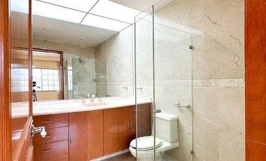 Casa en Interlomas – 4 recámaras con vestidor y baño
