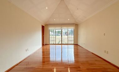 Casa en Interlomas – 4 recámaras con vestidor y baño