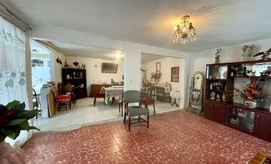 VENTA CASA FRENTE A CENTRO DEPORTIVO AZCAPOTZALCO