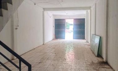 Disewakan Ruko 3 Lantai Lokasi Strategis